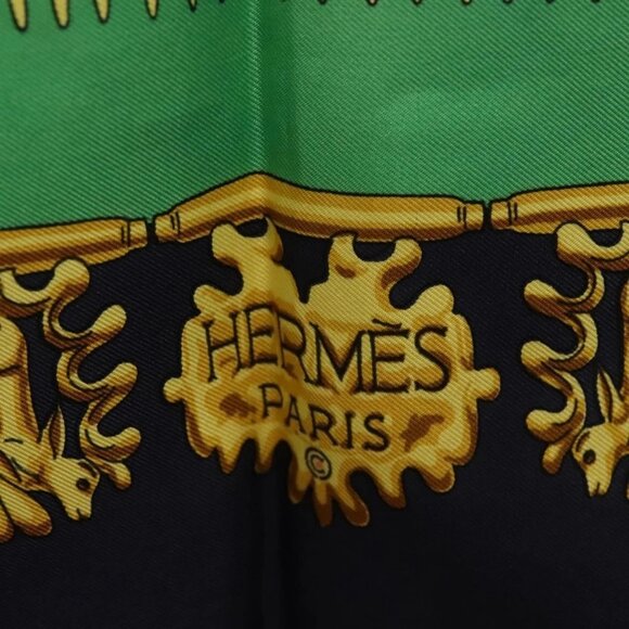 HERMES Carre 90 Scarf ""LES CAVALIERS D'OR"" Silk Green Auth BA5572 - Picture 11 of 11